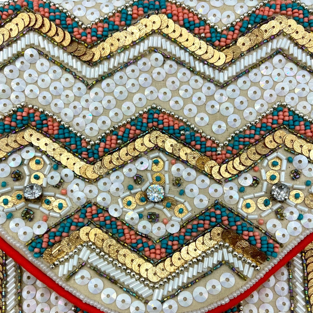 NWOT BEADED PURSE - Picture 5 of 5